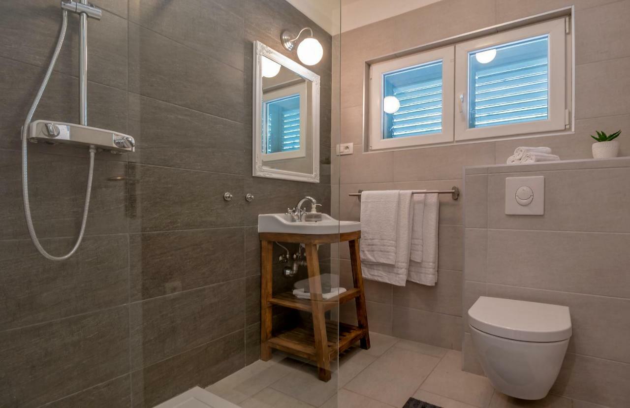Casa Katalina Apartamento Komiža Exterior foto